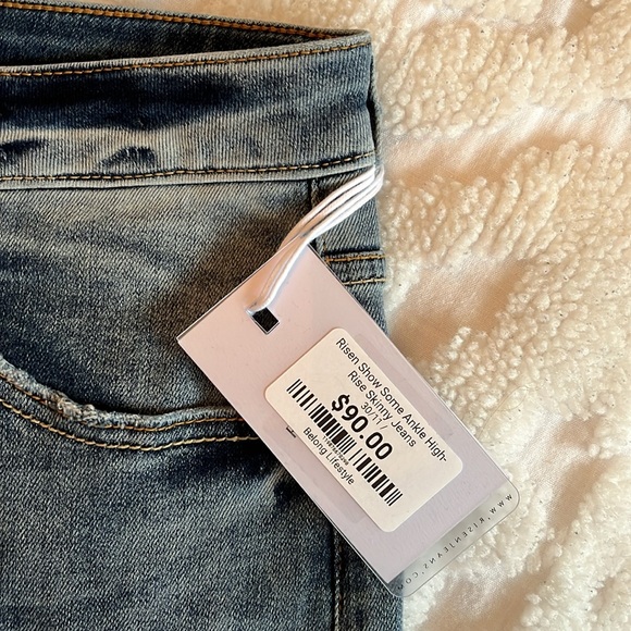 Risen Skinny Jeans - Picture 16 of 16